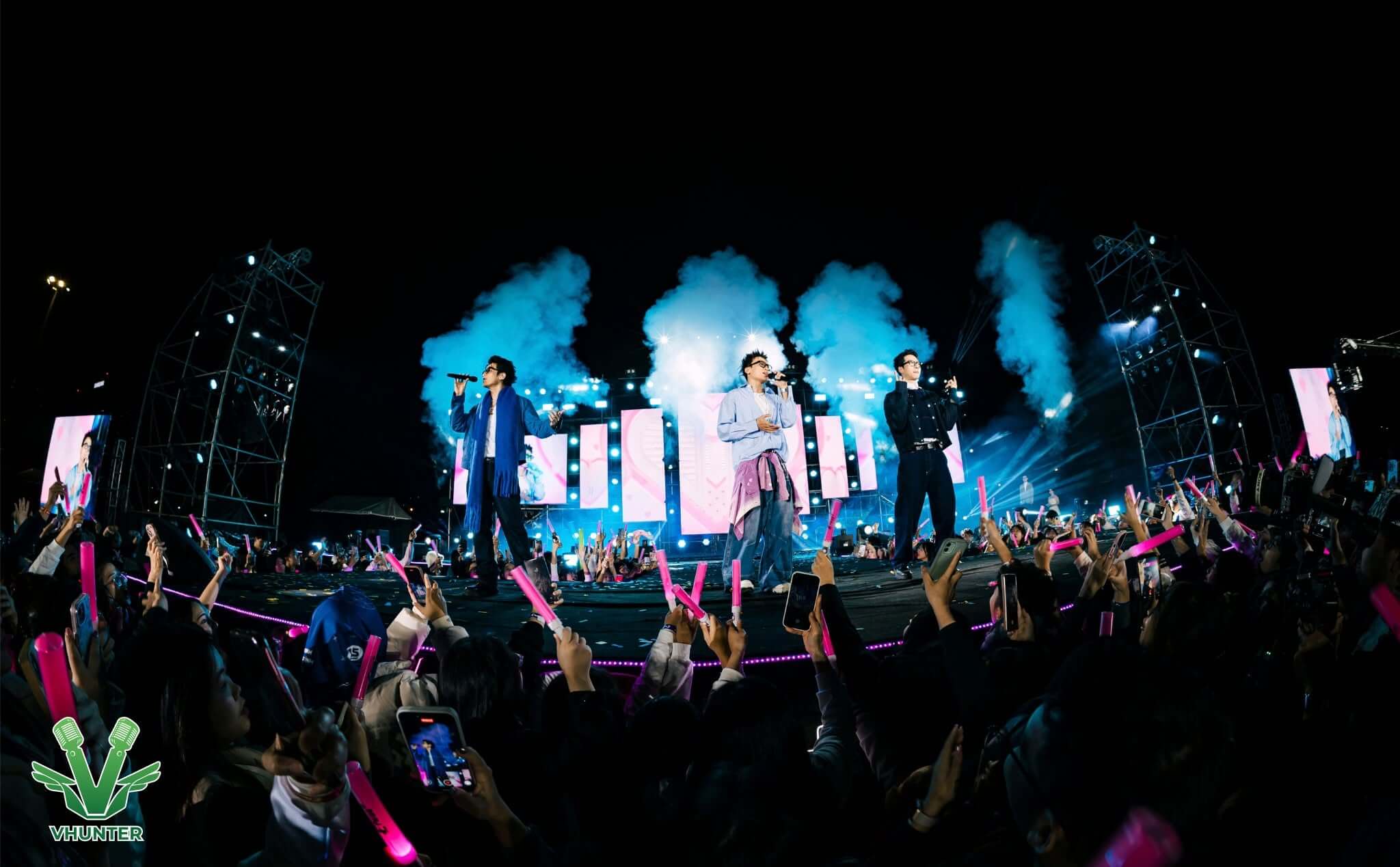 Thi công vận hành màn LED ĐẠI NHẠC HỘI E-FEST Màn hình LED ngoài trời cần đáp ứng những yêu cầu gì?